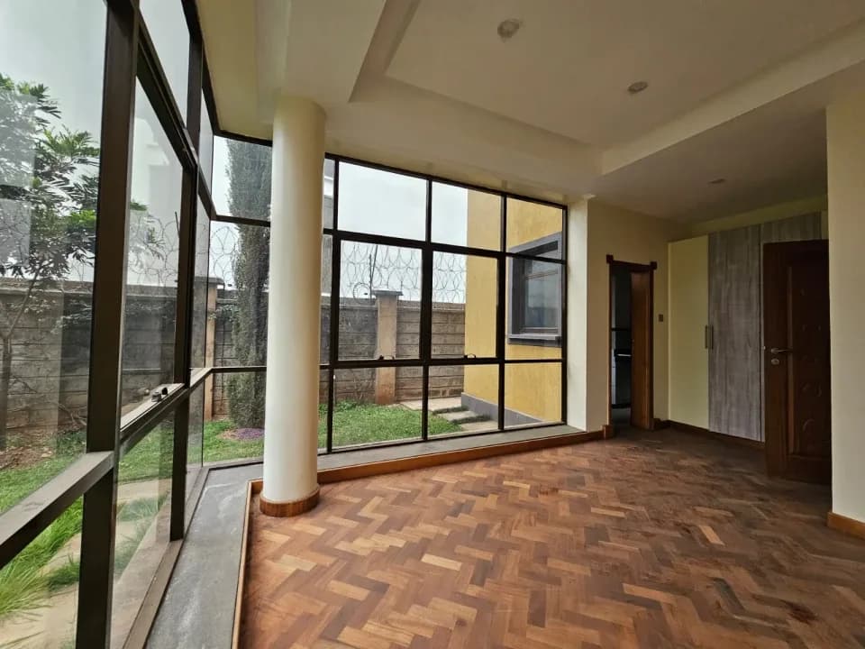 5 Bedroom Townhouse For Sale in Lavington