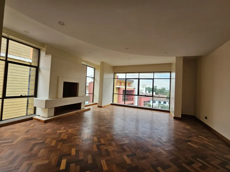 5 Bedroom Townhouse For Sale in Lavington
