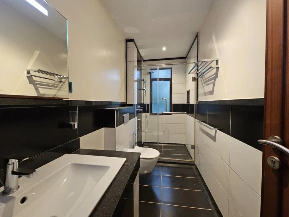 5 Bedroom Townhouse For Sale in Lavington