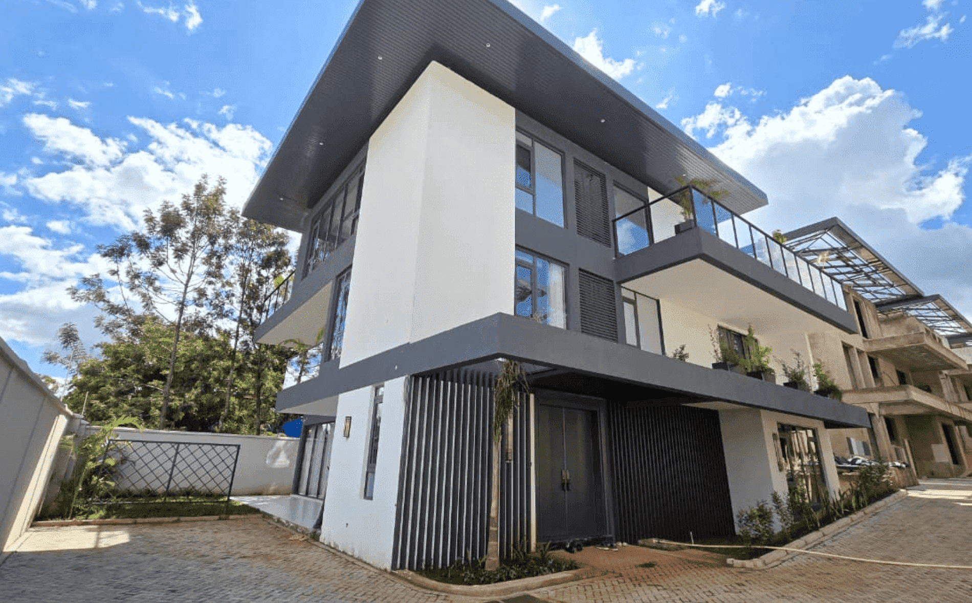 5 Bedroom Villa For Sale in Lavington