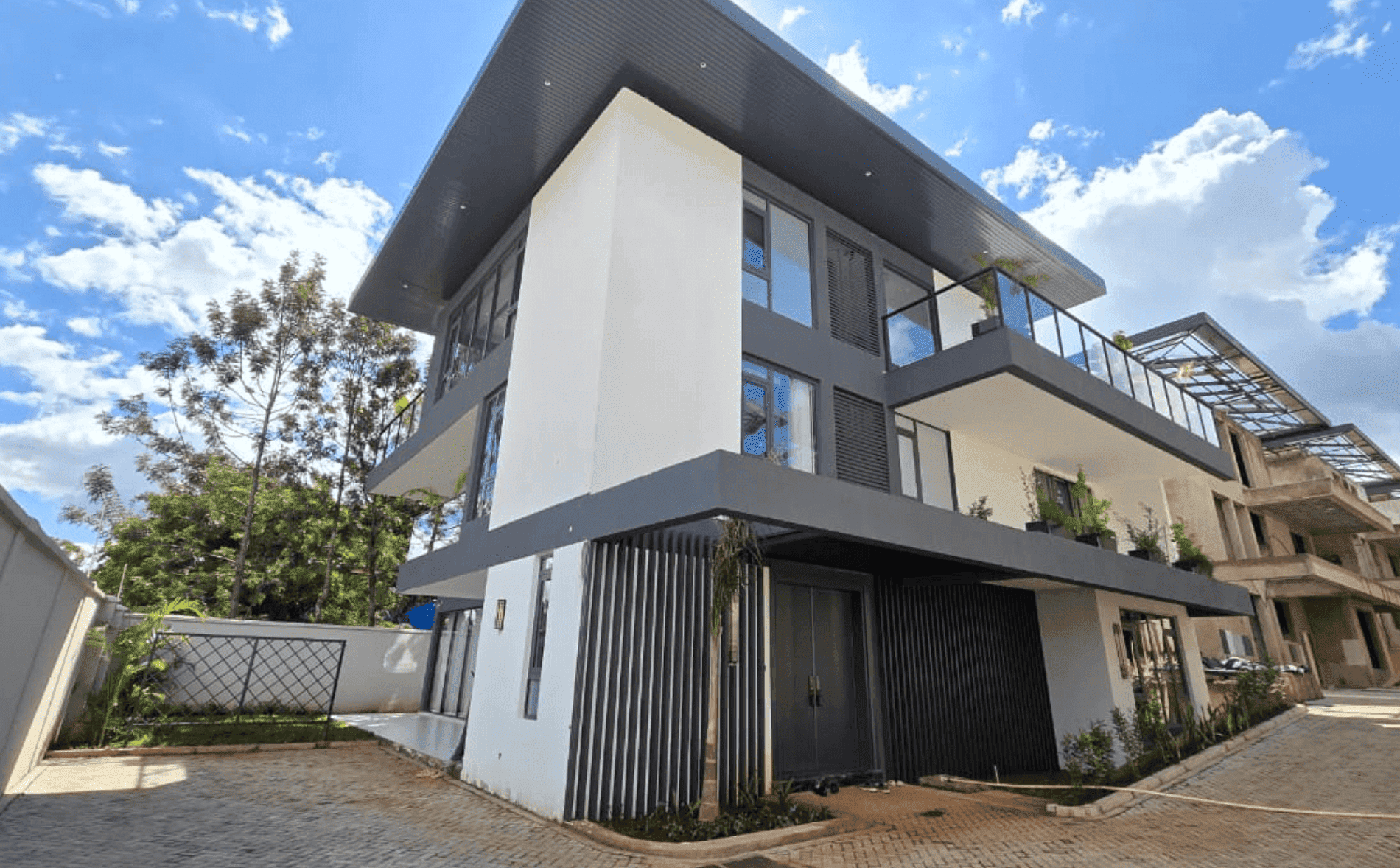 5 Bedroom Villa For Sale in Lavington