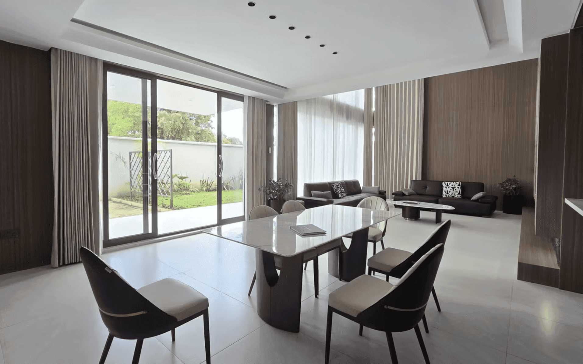 5 Bedroom Villa For Sale in Lavington
