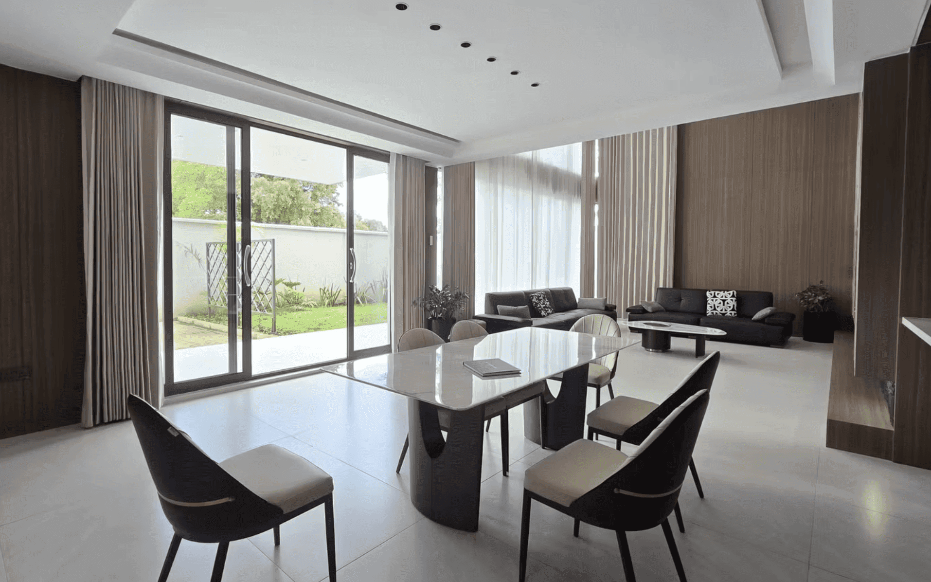 5 Bedroom Villa For Sale in Lavington