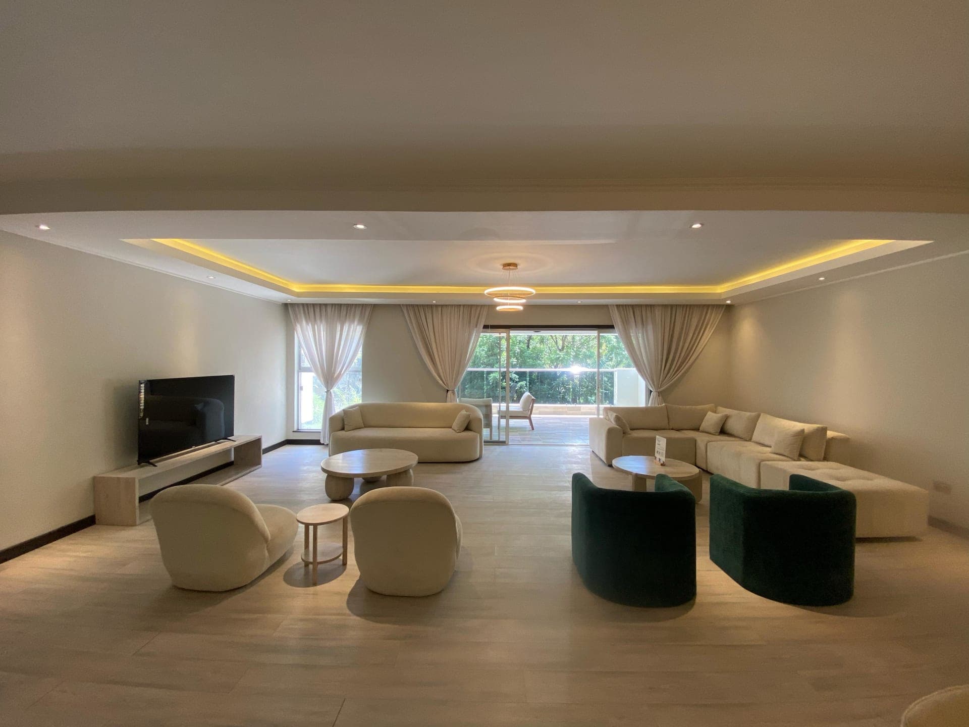 3 Bedroom Apartment For Sale in Riverside