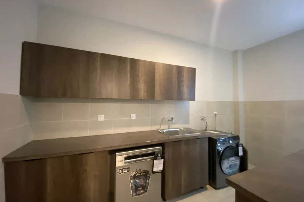 3 Bedroom Apartment For Sale in Riverside