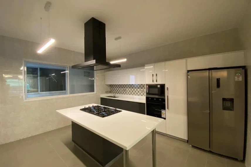 2 Bedroom Apartment For Sale in Riverside