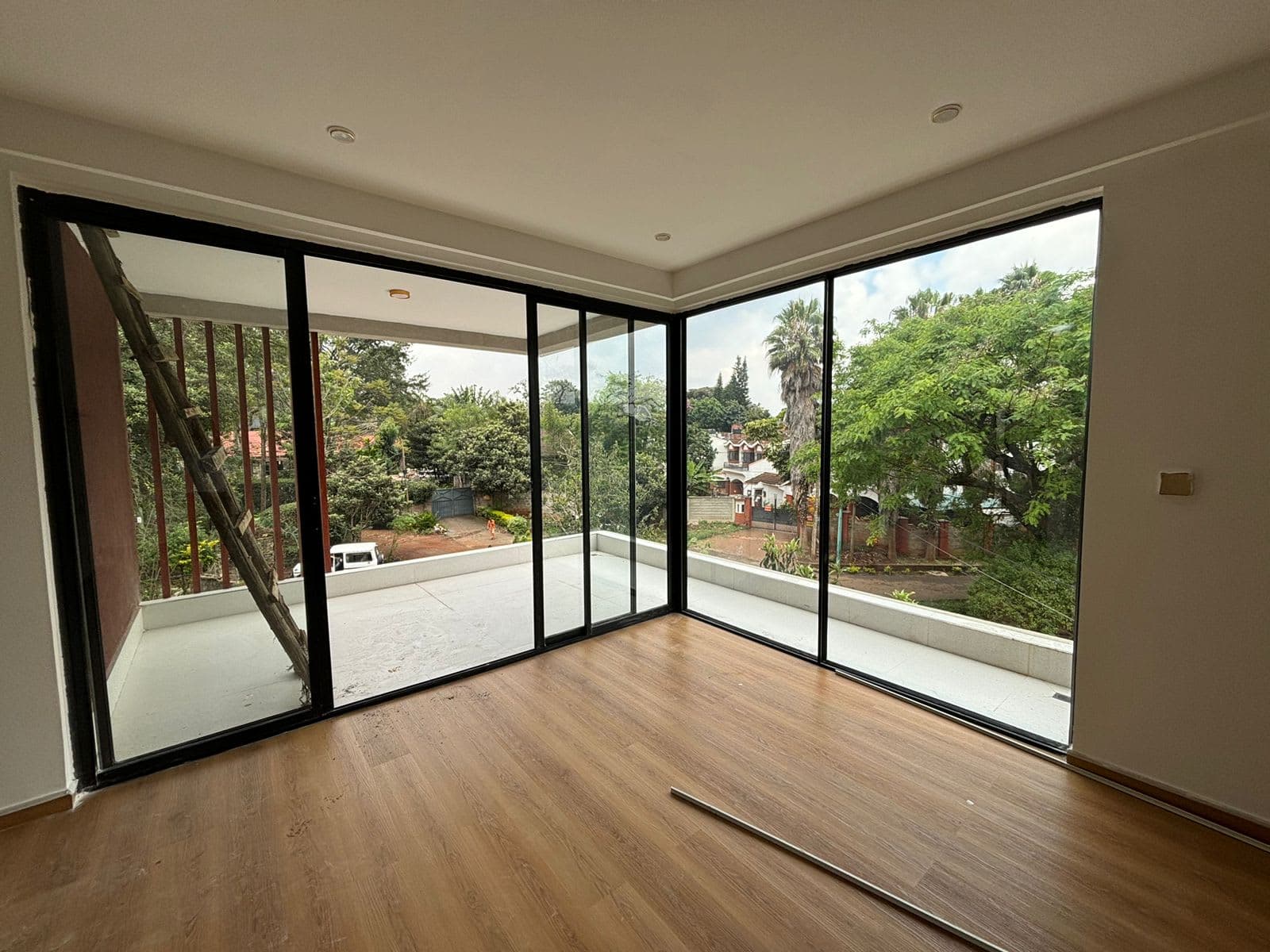5 Bedroom Villa For Sale in Lavington