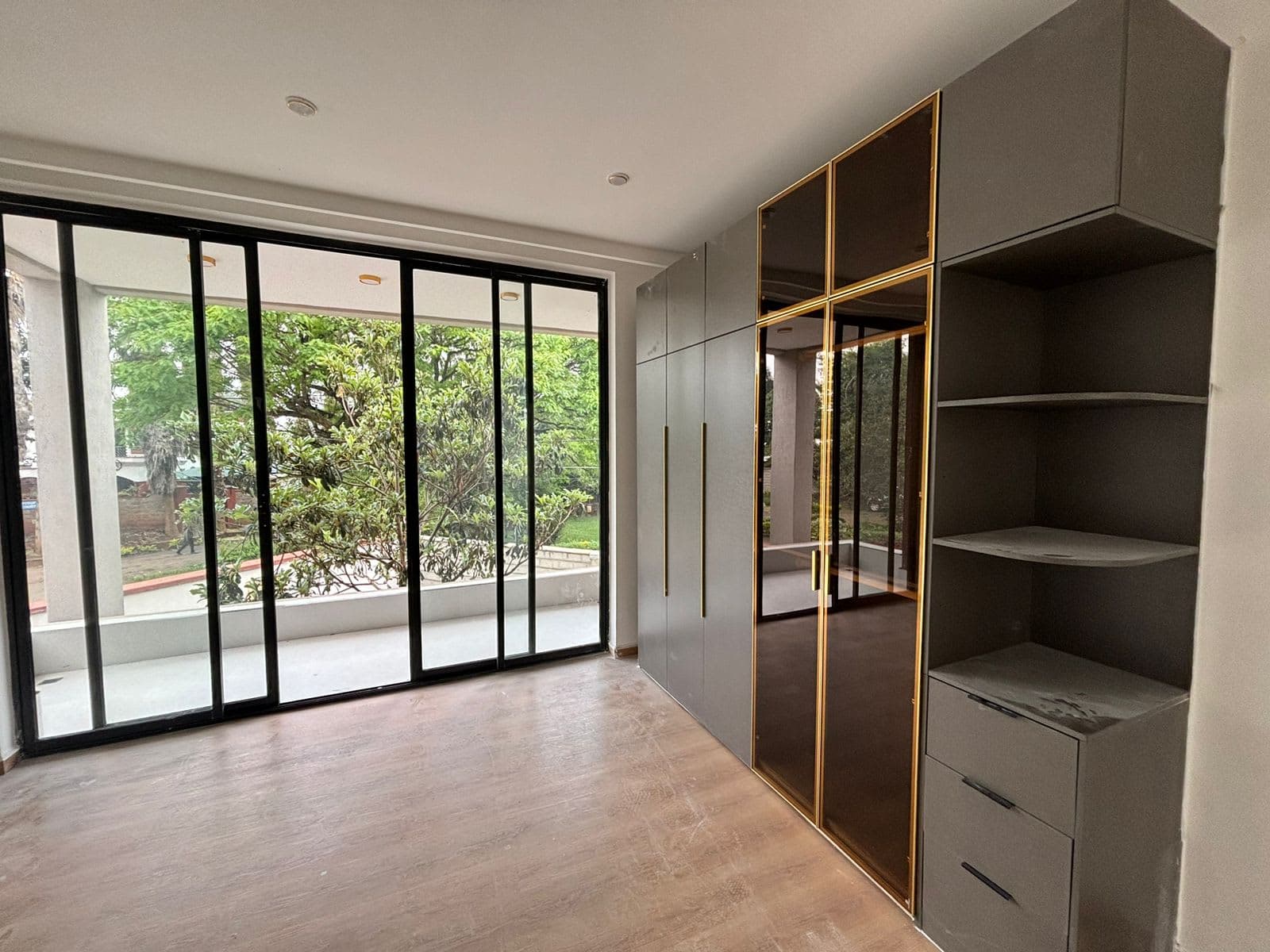 5 Bedroom Villa For Sale in Lavington