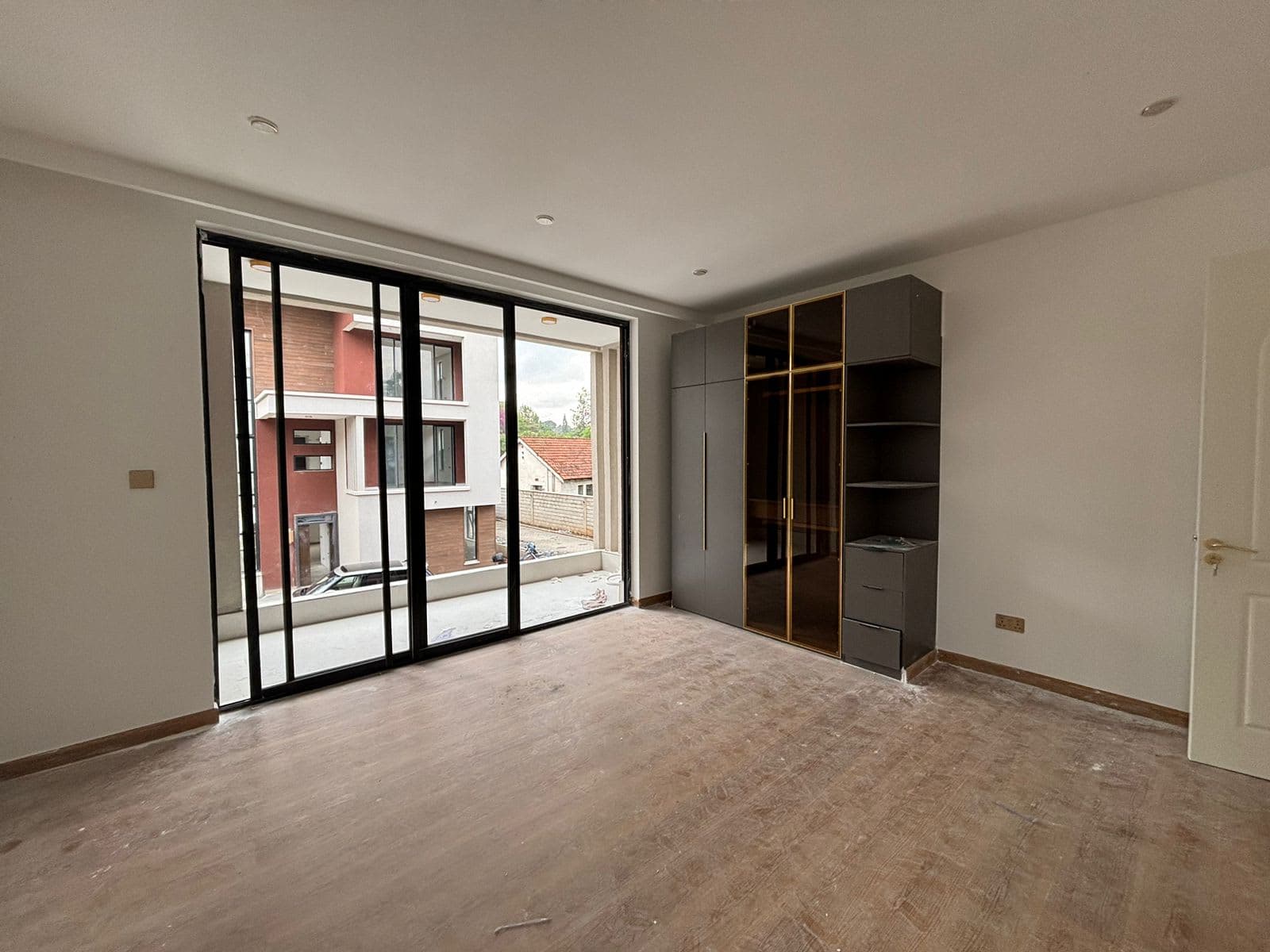 5 Bedroom Villa For Sale in Lavington