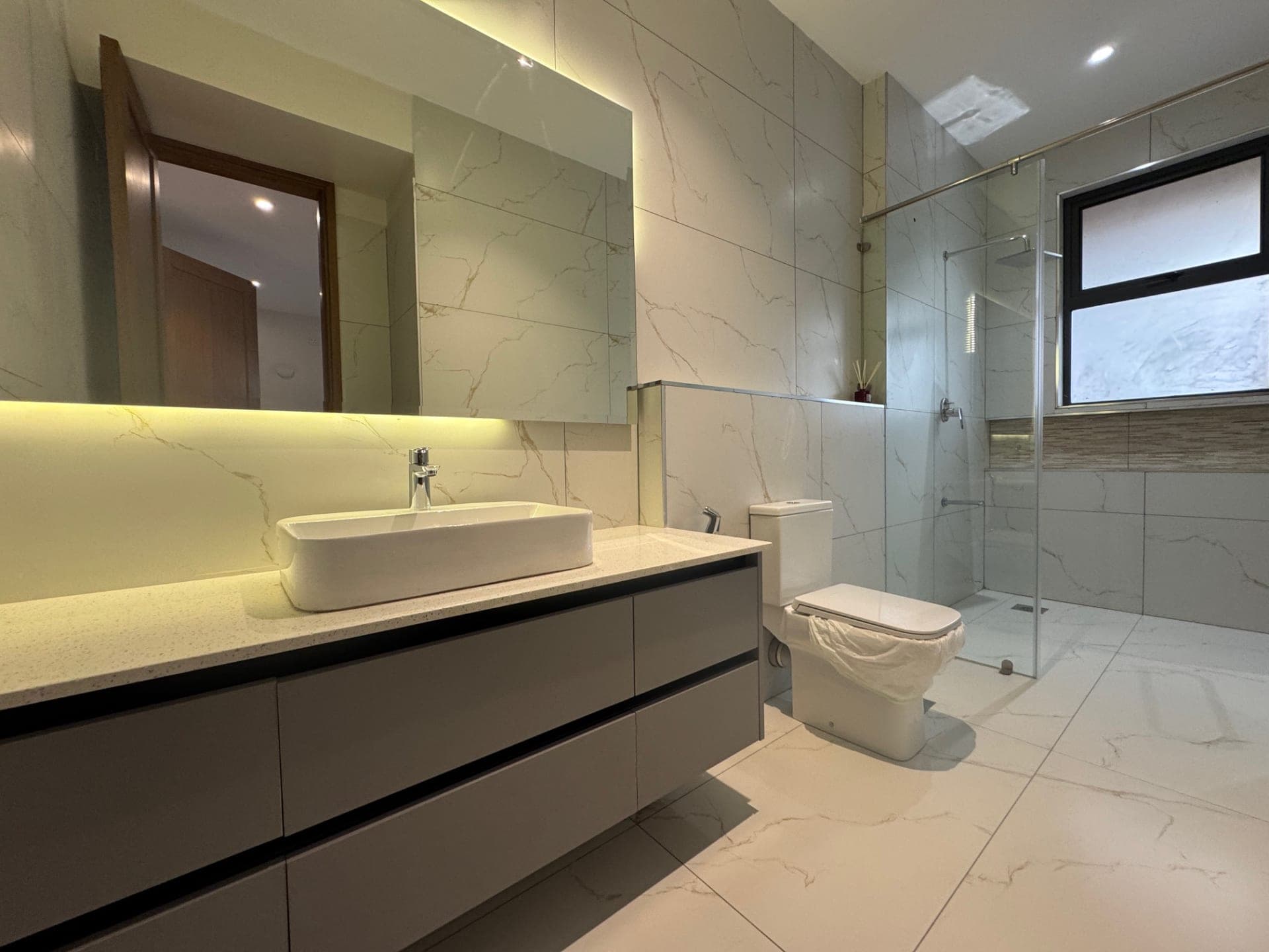 3 Bedroom Apartment For Sale in Nyali