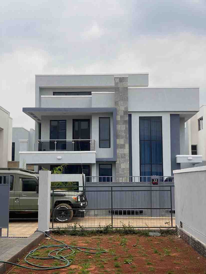 4 Bedroom Townhouse - Amalia Springs