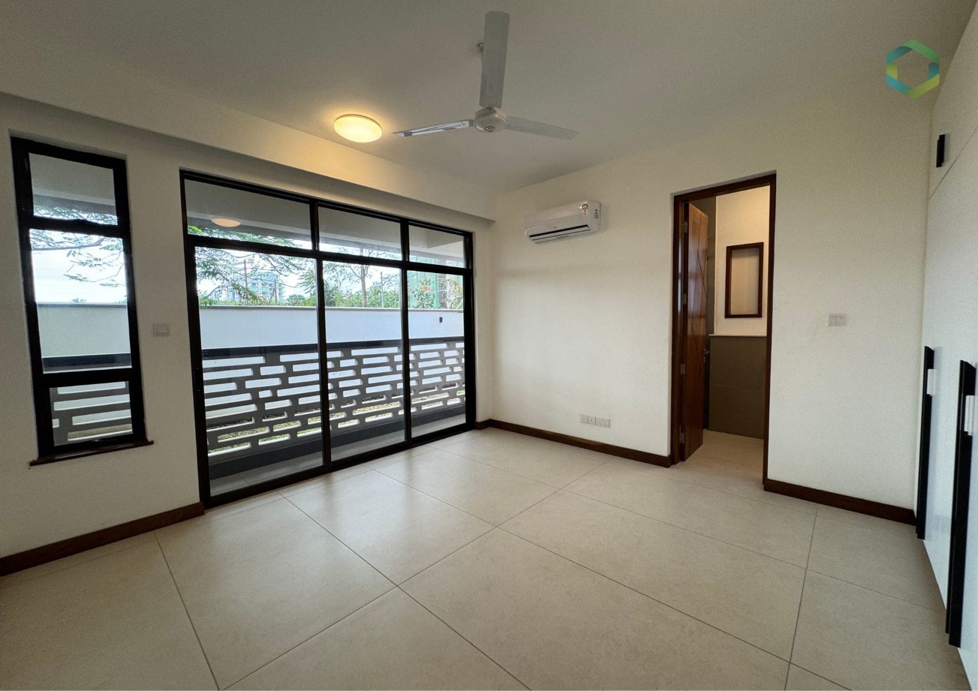 4 Bedroom Apartment For Sale in Nyali