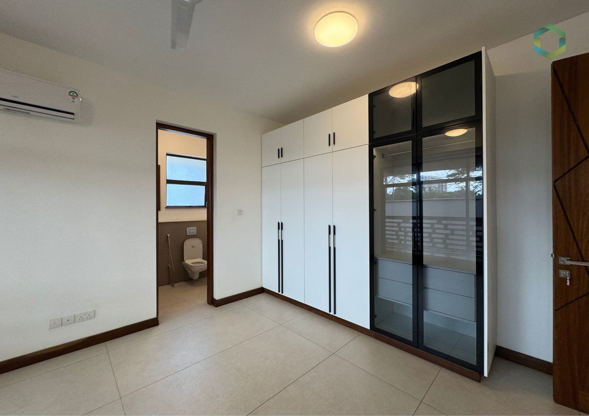 4 Bedroom Apartment For Sale in Nyali
