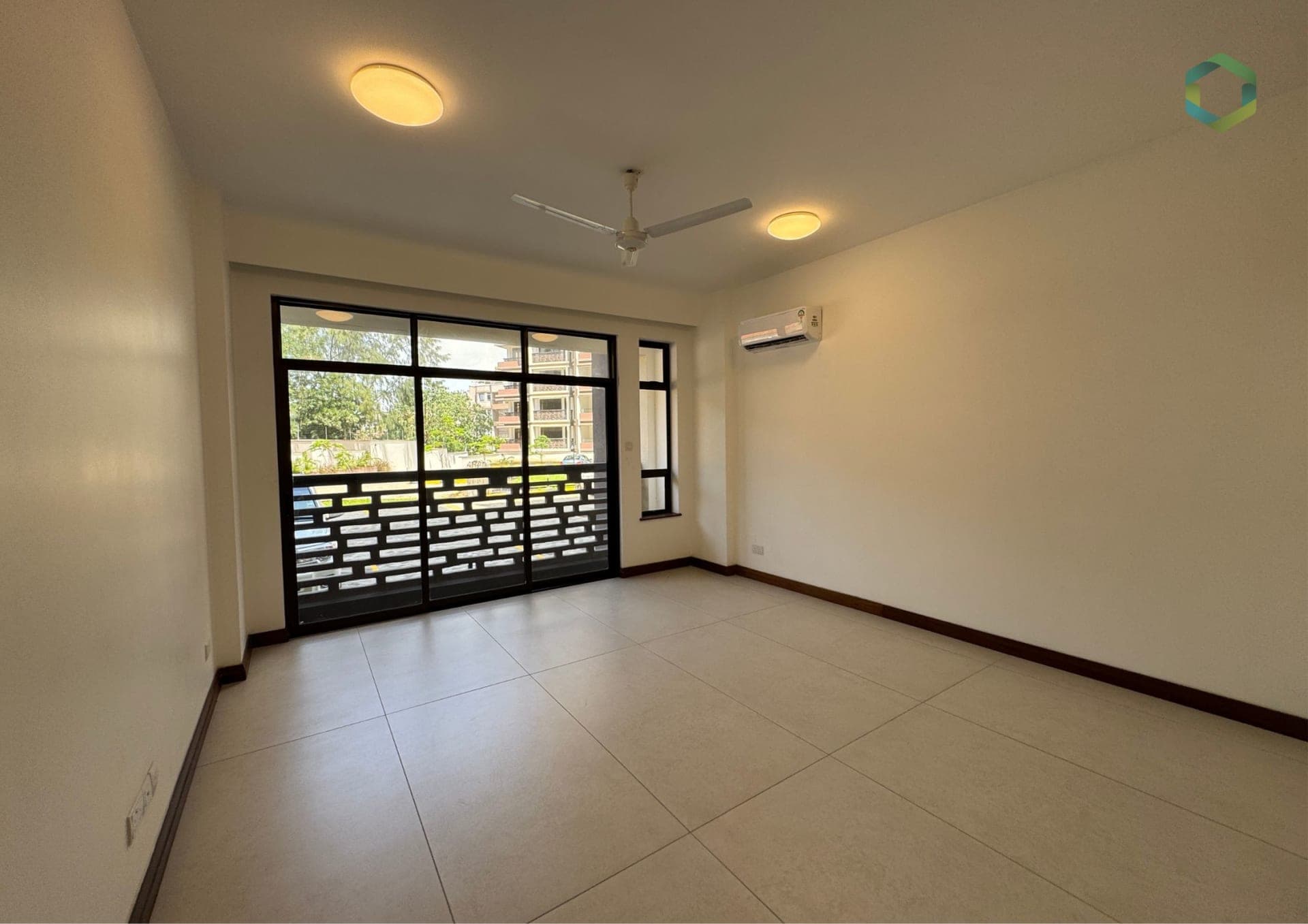 4 Bedroom Apartment For Sale in Nyali