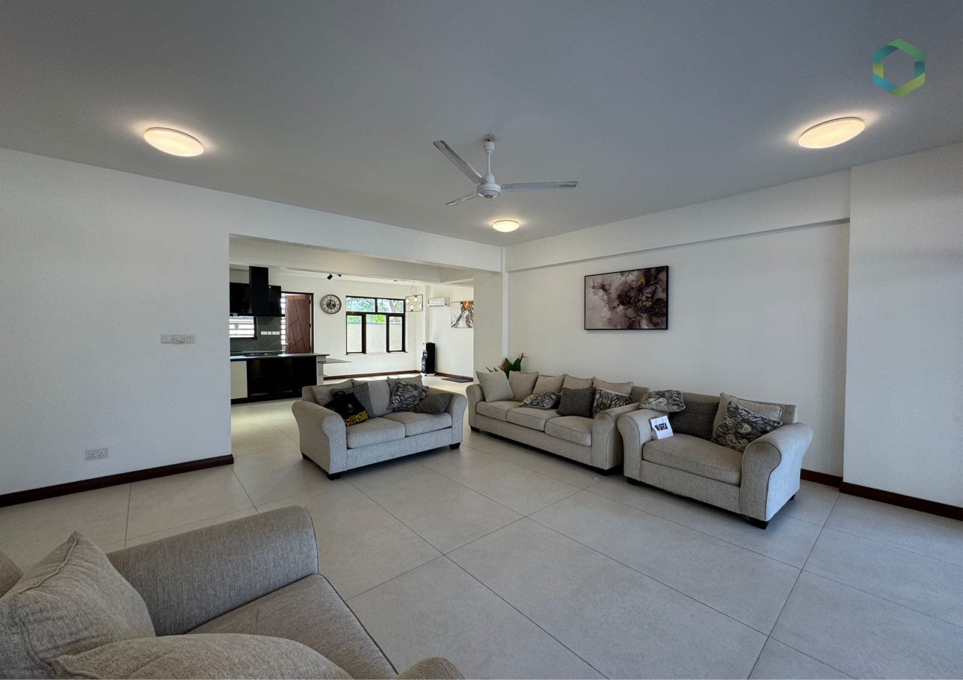 4 Bedroom Apartment For Sale in Nyali