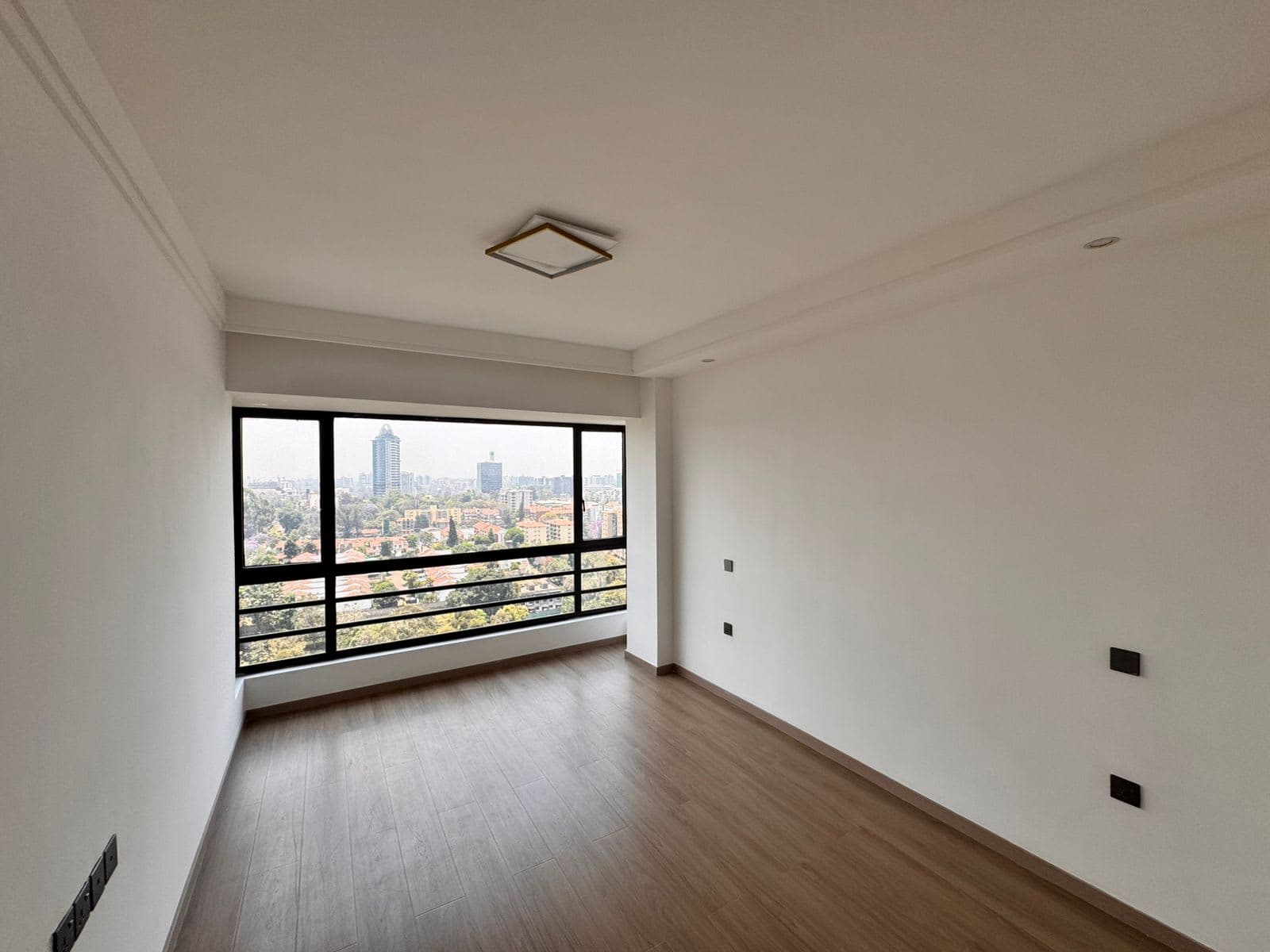 3 Bedroom Apartment For Sale in Riverside