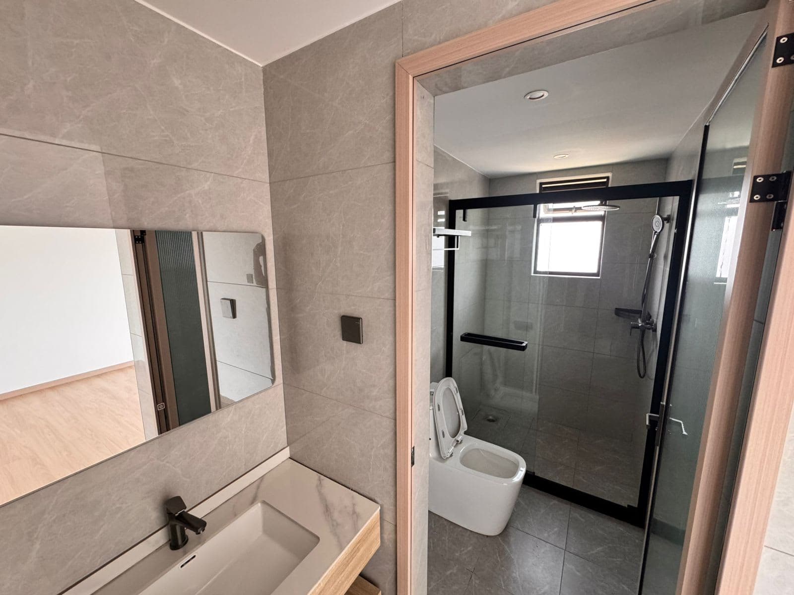 3 Bedroom Apartment For Sale in Riverside