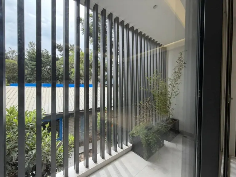 5 Bedroom Villa For Sale in Lavington