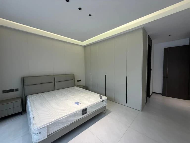 5 Bedroom Villa For Sale in Lavington