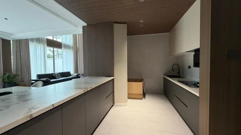 5 Bedroom Villa For Sale in Lavington