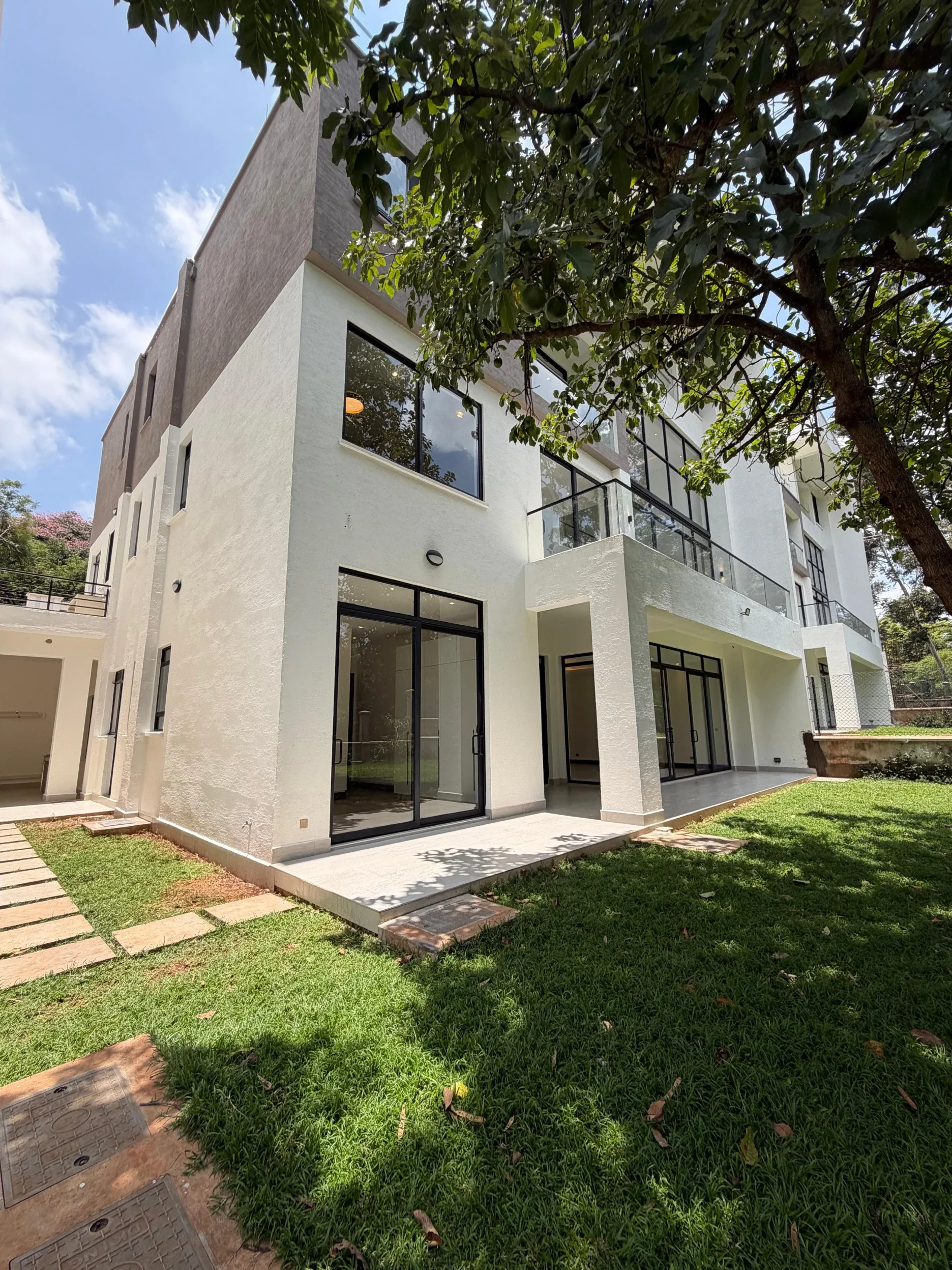 6 Bedroom Townhouse for Sale in Peponi Road — 1