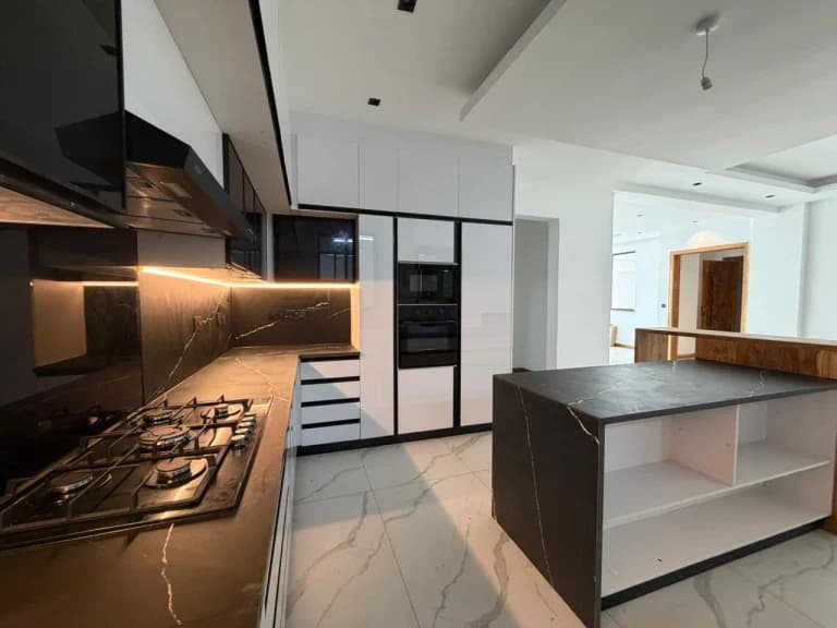 4 Bedroom Apartment For Sale in Peponi Road