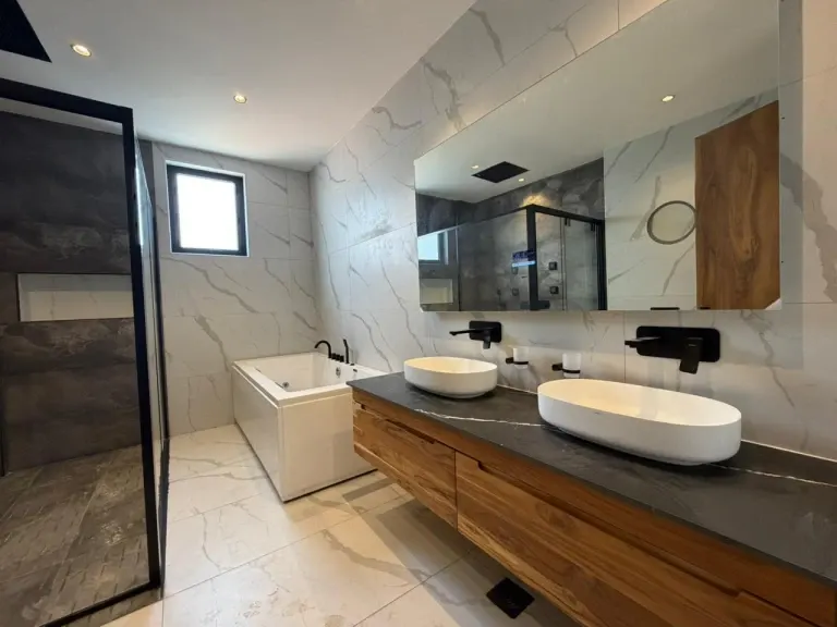 2 Bedroom Apartment For Sale in Peponi Road